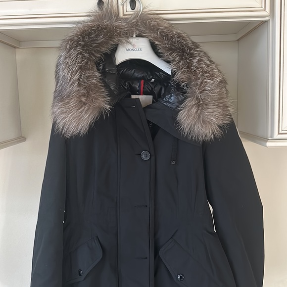 Moncler
Aredhel Hooded Down Parka with Removable Genuine Fox
Fur Trim
Sold out - Picture 8 of 16